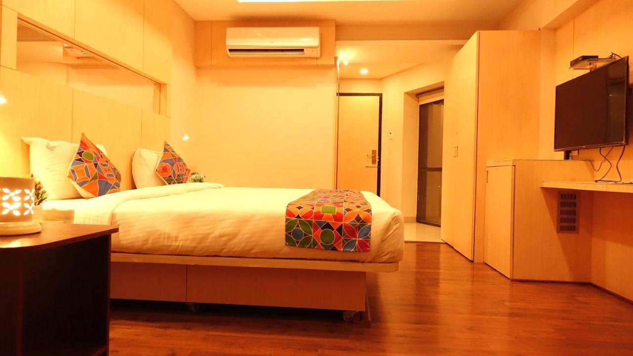 Ksquare Hotel Chennai Extérieur photo